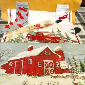 H317-NEW 2 Holiday Towels, 1 spatula, 2 pr holiday socks Bundle